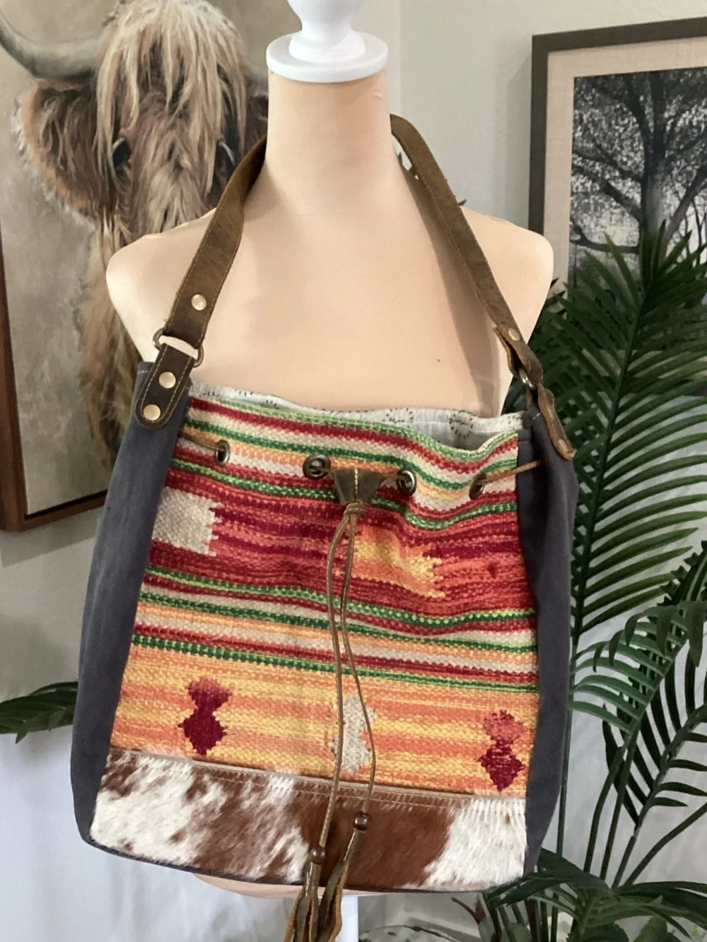 Preowned Multicolor Woven Shoulder Bag with Leather Trim